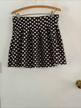 Connection 18 black white polka dot pleated mini skirt Size Medium